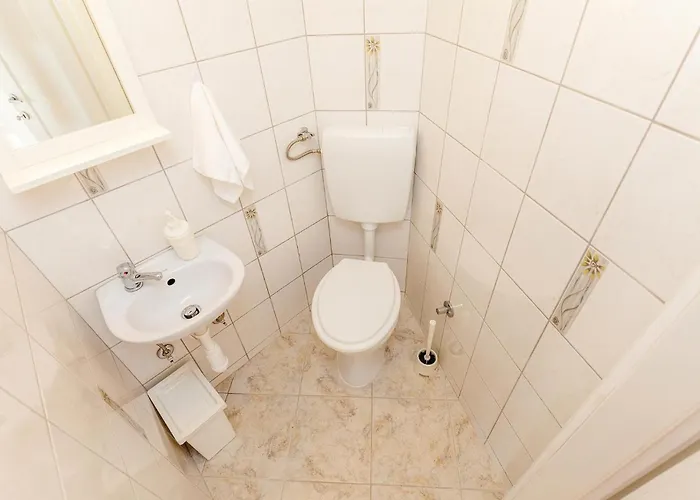 2 Bedroom Cozy In * Grizane-Belgrad