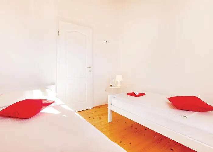 2 Bedroom Cozy In Vikendica Grizane-Belgrad