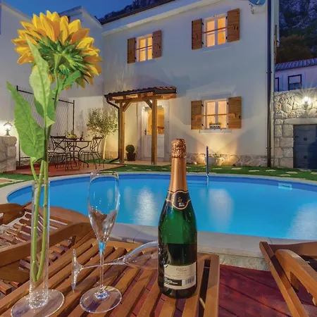 2 Bedroom Cozy In * Grižane