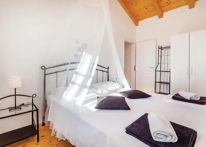 Nyaraló 2 Bedroom Cozy In Grižane