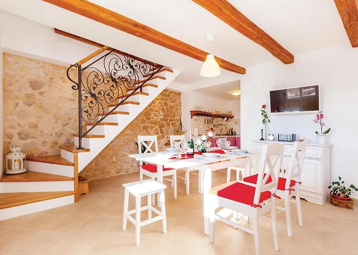2 Bedroom Cozy In * Grižane